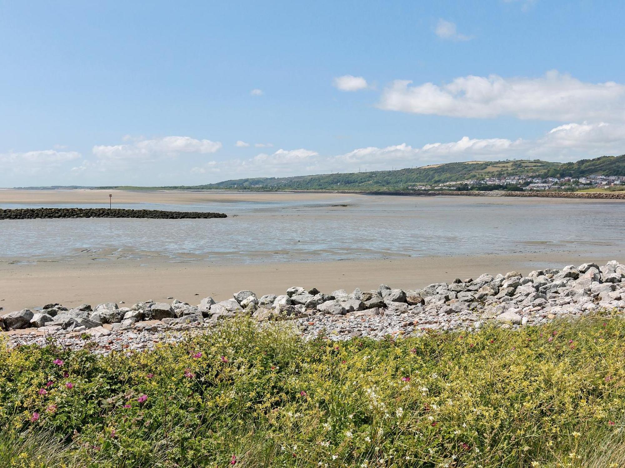 Beachlands Villa Llanelli Exterior photo